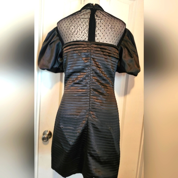 Nova Luxe black dress with puffy sleeves Size Size medium EUC - Picture 3 of 3